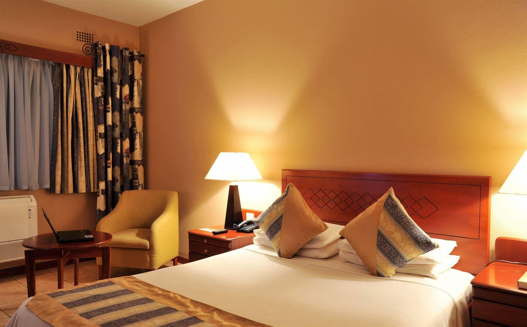 M'Kango Golfview Hotel Lusaka Eksteriør billede